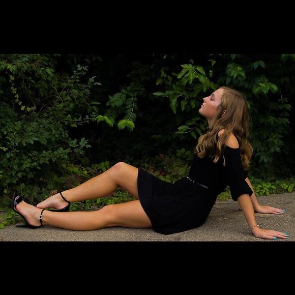 Meet your Posher, Abigail - Picture 1 of 1